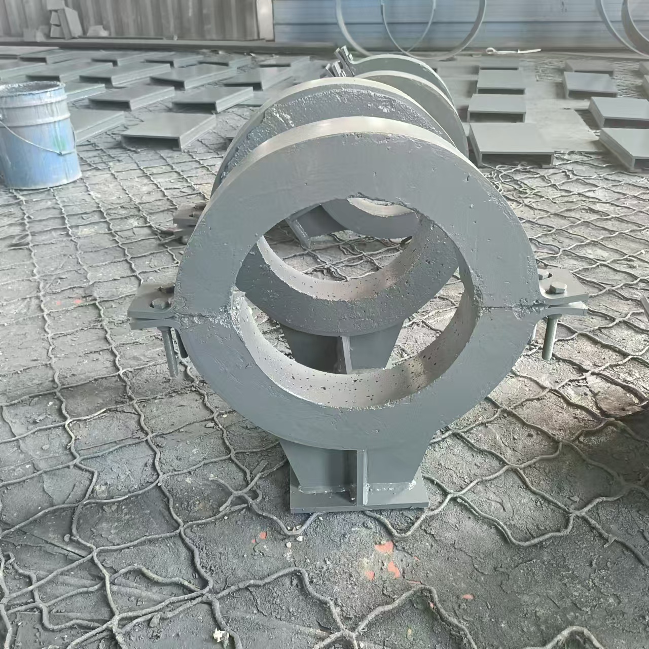 重庆市管夹式管托固定支座 - 方案